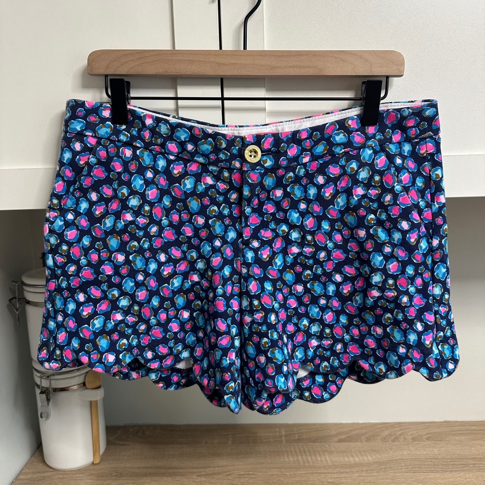 Lilly Pulitzer Buttercup Shorts US 8 Blue Pink Leopard Scallop Hem Preppy Resort
